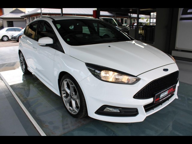 BUY FORD FOCUS 2018 2.0 ECOBOOST ST1, Struben Street Motors