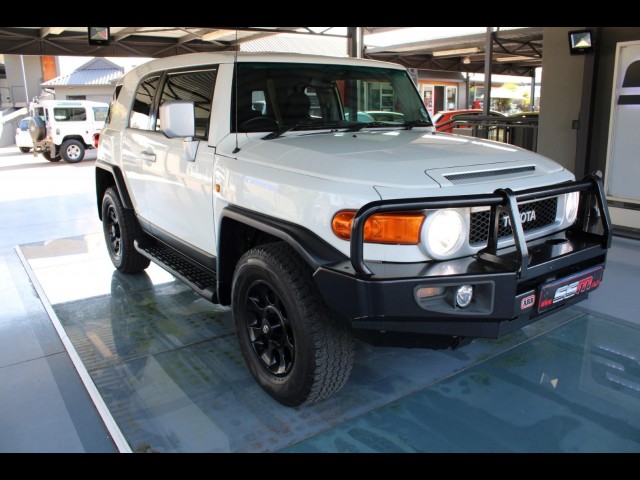 BUY TOYOTA LANDCRUISER 2011 L/CRUISER FJ 4.0 V6 CRUISER, Struben Street Motors