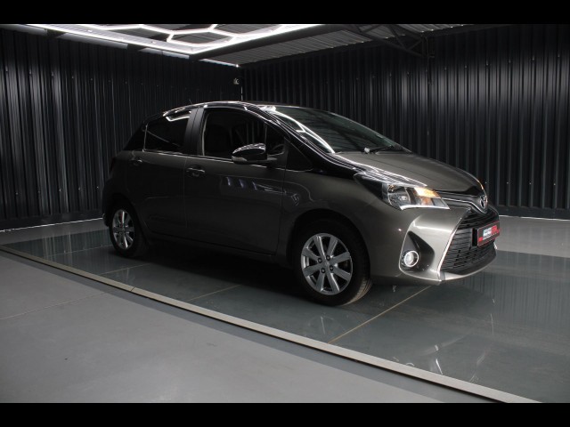 BUY TOYOTA YARIS 2016 1.3 XS CVT ONLY 55300KM FSH, Struben Street Motors