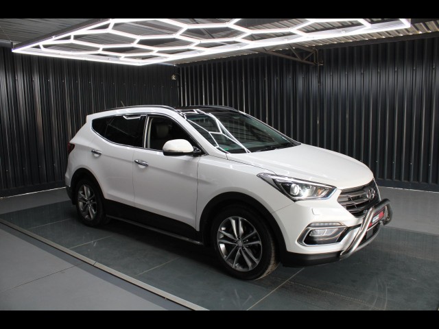 BUY HYUNDAI SANTA-FE 2017 SANTA FE R2.2 ELITE A/T PANROOF+NAV 92427KM FSH, Struben Street Motors