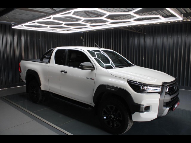 BUY TOYOTA HILUX 2024 2.8 GD-6 RB LEGEND P/U E/CAB 1-OWNER 27657KM FSH, Struben Street Motors