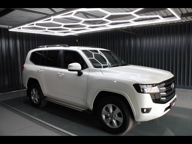 BUY TOYOTA LAND CRUISER 2022 LANDCRUISER 300 V6 3.3D GX-R 1-OWNER ONLY 37404KM FSH, Struben Street Motors