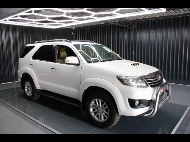 BUY TOYOTA FORTUNER 2013 3.0D-4D RB LEATHER SEATS ONLY 210408KM , Struben Street Motors