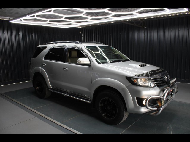 BUY TOYOTA FORTUNER 2011 3.0D-4D HERITAGE 4X4 AUTO ONLY 209002KM, Struben Street Motors