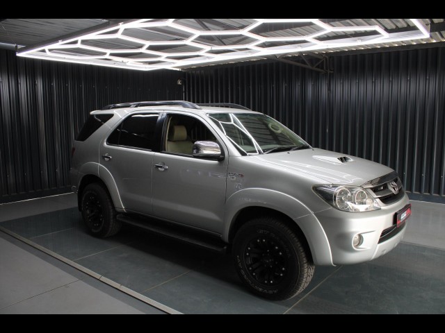 BUY TOYOTA FORTUNER 2006 3.0D-4D 4X4, Struben Street Motors