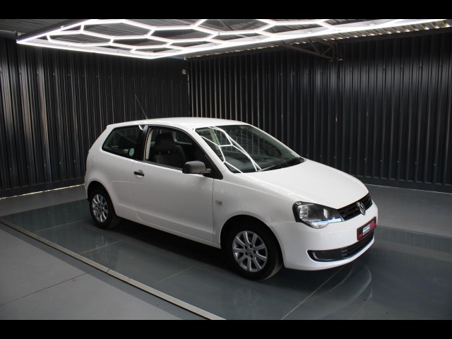 BUY VOLKSWAGEN POLO VIVO 2011 1.4 3DR ONLY 71507KM FSH, Struben Street Motors