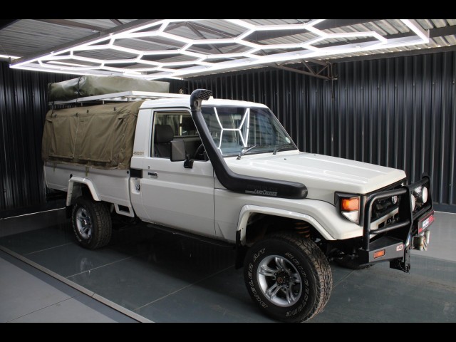 BUY TOYOTA LAND CRUISER 2005 70 4500 EFI S/C P/U 1-OWNER ONLY 192373KM , Struben Street Motors
