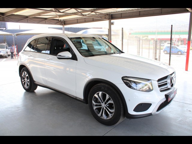 BUY MERCEDES-BENZ GLC 2016 220D 4MATIC 1-OWNER, Struben Street Motors