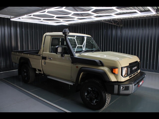 BUY TOYOTA LAND CRUISER 2026 79 4.5D-4D LX V8 S/C ONLY 250KM, Struben Street Motors