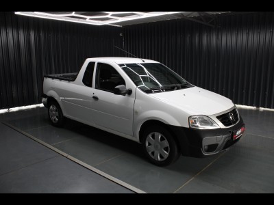 2021 Nissan Np200