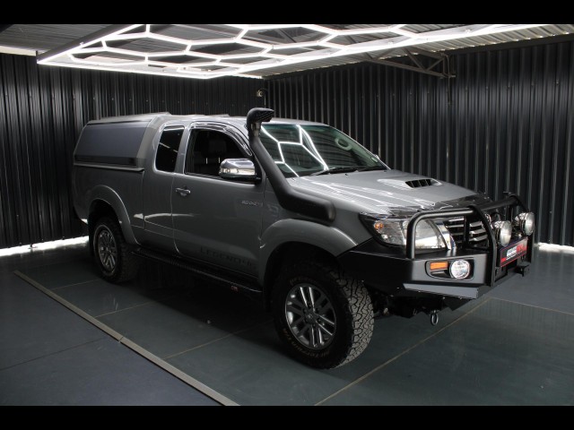 BUY TOYOTA HILUX 2015 2015 TOYOTA HI-LUX HILUX 3.0D-4D LEGEND 45 4X4 XTRA CAB, Struben Street Motors