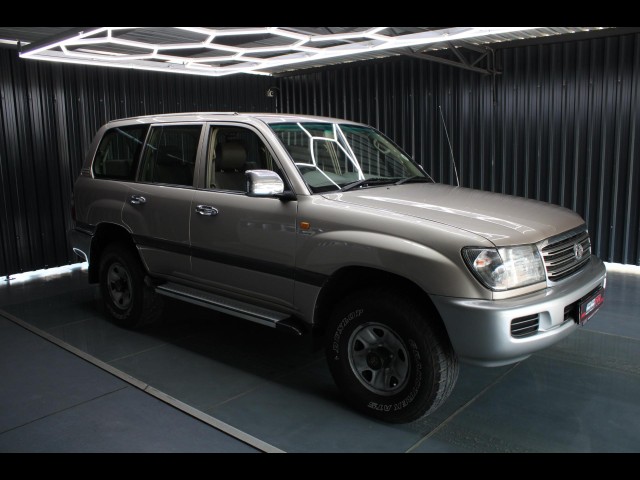 BUY TOYOTA LAND CRUISER 2003 100 GX 4.2D, Struben Street Motors