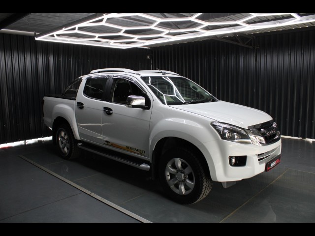 BUY ISUZU KB 2015 2015 ISUZU KB 300 D-TEQ SERENGETI A/T P/U D/C, Struben Street Motors